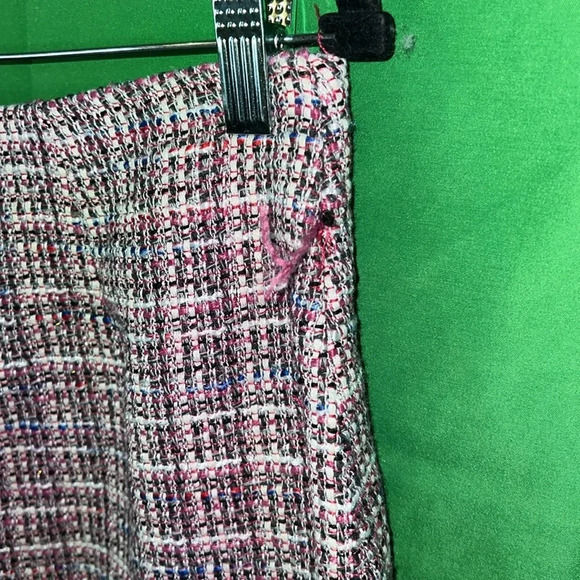 NWT Bagatelle Skirt size Medium- Flaw - Picture 5 of 9